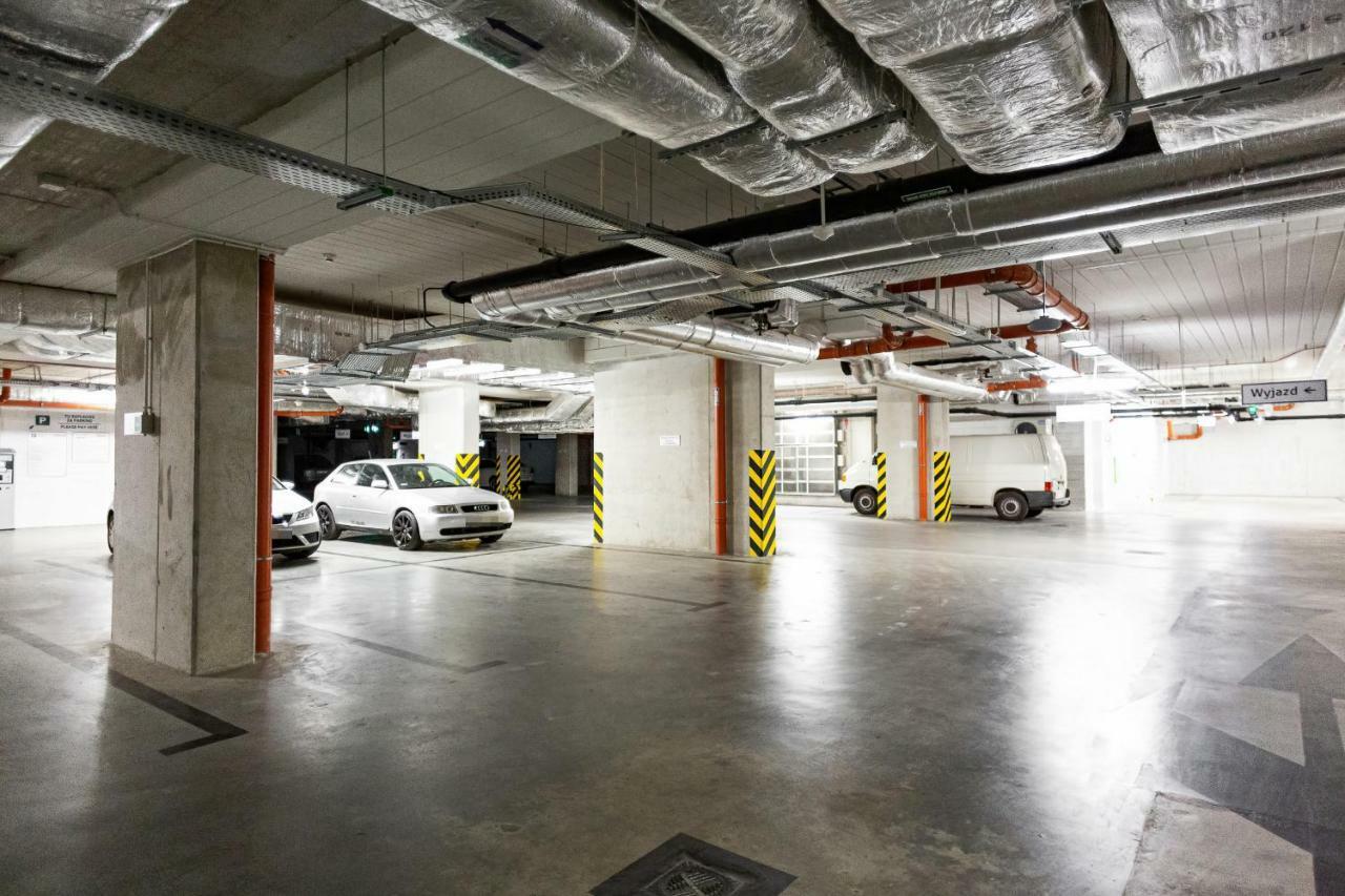 Apartment Walonska With Free Parking Wroclaw By Noclegi Renters Esterno foto
