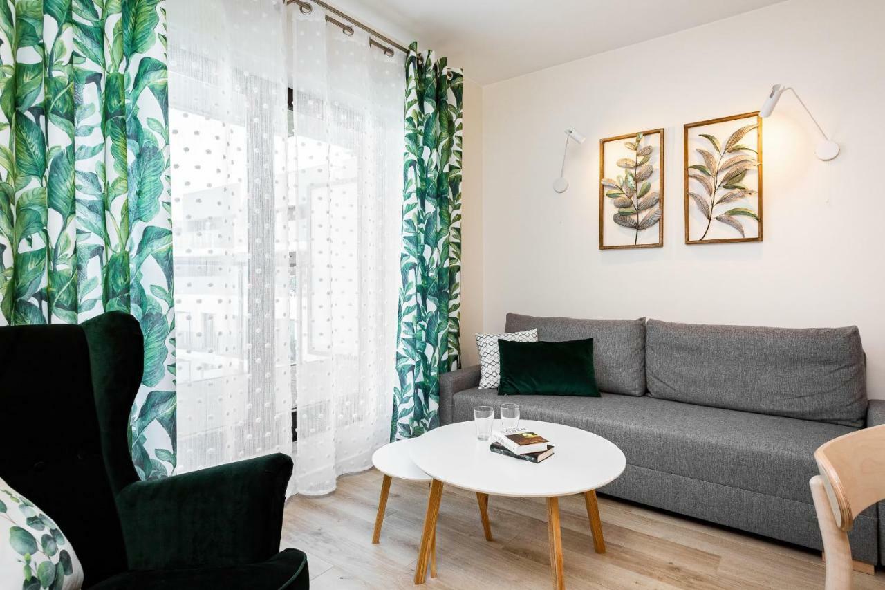 Apartment Walonska With Free Parking Wroclaw By Noclegi Renters Esterno foto