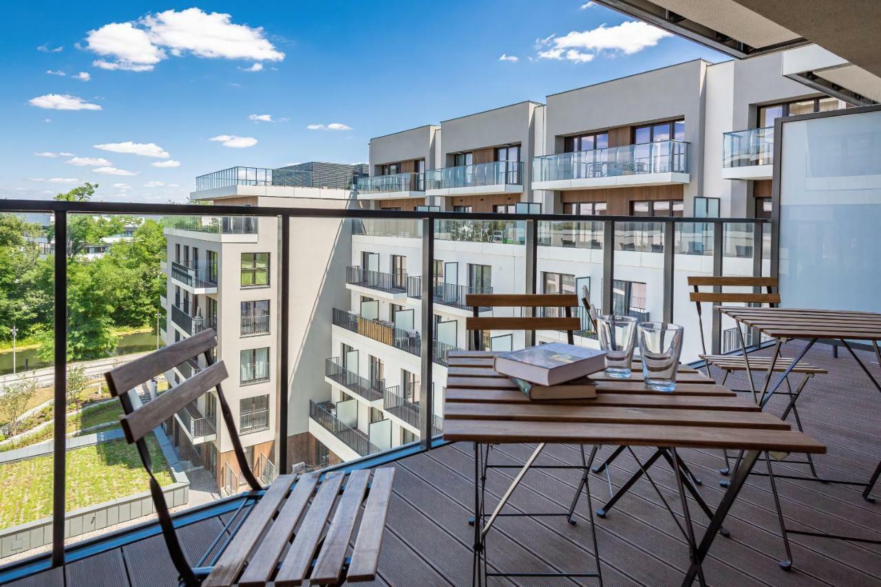 Apartment Walonska With Free Parking Wroclaw By Noclegi Renters Esterno foto