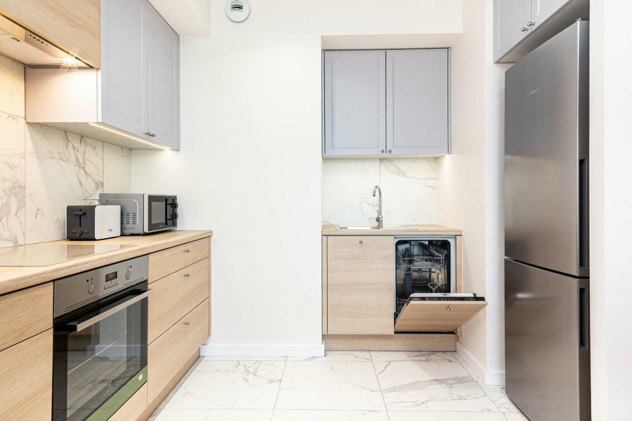 Apartment Walonska With Free Parking Wroclaw By Noclegi Renters Esterno foto